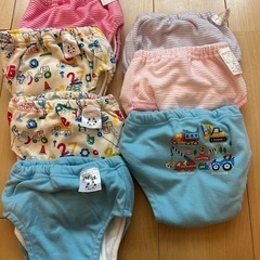 トイレトレーニング用のパンツの画像