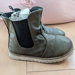子供用　ブーツ　１７センチ？の画像