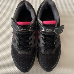 アシックス　スニーカー　靴　22.5センチの画像