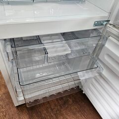 リサイクルショップどりーむ天保山店　No3444　２ドア冷蔵庫　ツインバード　2020年製　容量110L　冷凍室は横とびらタイプです♪の画像