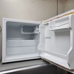 リサイクルショップどりーむ天保山店　No3445　１ドア冷蔵庫　ユーイング　2013年製　容量45L　※ボディ・パッキン落ちない汚れ、冷凍ポケットのパーツ欠品(´;ω;｀)の画像
