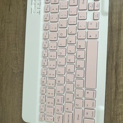 ワイヤレスキーボードの画像