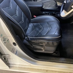 決まりました50プリウス　レザーシートカバーの画像