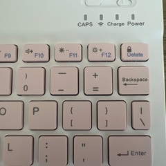 ワイヤレスキーボードの画像