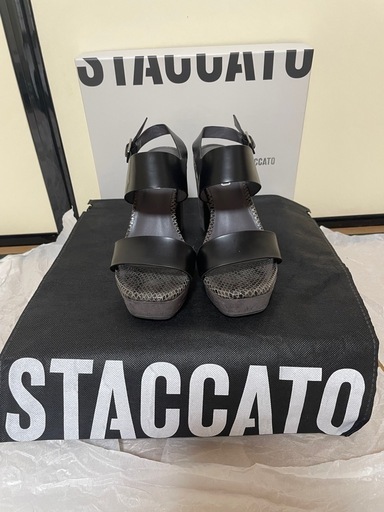 ④staccato黒サンダル