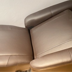  幅広いサロンメニューに対応可能なリクライニングチェアの画像