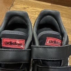 スニーカー19cm（adidas）の画像