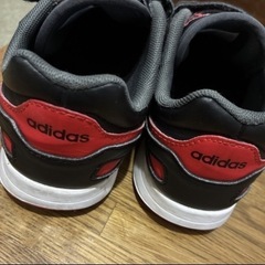 スニーカー19cm（adidas）の画像
