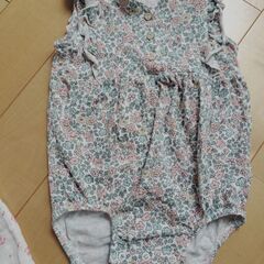 ベビー服　女の子　夏服ロンパース　70〜80の画像
