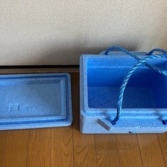 キャプテンスタッグ クーラーボックスの画像