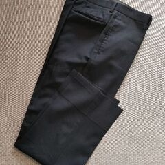 ブラック×ストライプ柄ビジネスシングルスーツ上下セットの画像