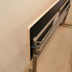 会議用の折りたたみ机の画像