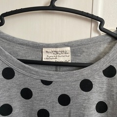 グレー×黒水玉Tシャツフリーサイズの画像