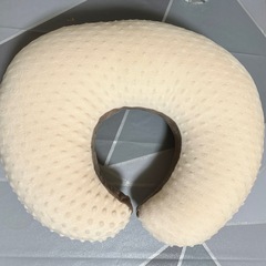 【美品セット】産後クッション＆授乳クッション ＋ 新生児用まくらプレゼント
の画像