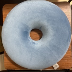 【美品セット】産後クッション＆授乳クッション ＋ 新生児用まくらプレゼント
の画像