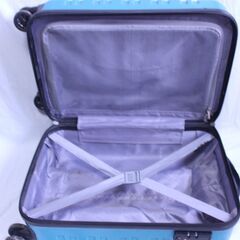 緑色　小型スーツケース　2泊3日程度の画像