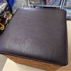 ● ニトリ 収納付き スツール ドーラ DBR オシャレ 収納 椅子 イス  30×30×30cm コンパクトサイズ 中古 ③の画像