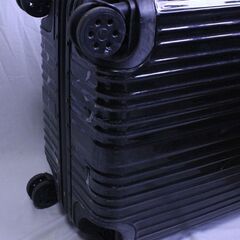 黒色　大型スーツケース　5泊6日程度の画像