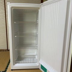 ☆小型 スリム 前開き冷凍庫2010年製の画像