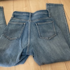 ハイウエストデニムパンツの画像