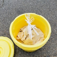 プラスチック漬物樽二つ（未使用品）の画像