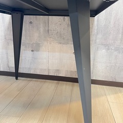 80cm×80cm アイアンダイニングテーブル　ダークグレー　マット　定価35000円の画像