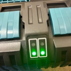 WaxPar DC18SF 4口マキタ 互換充電器 14.4V-18V リチウムイオンバッテリ用 マキタ バッテリー BL1430 BL1440 BL1450 BL1460 BL1815 BL1830 BL1840 BL1850 BL1860 BL1430B BL1460B BL1830B BL1850B BL1860B など 充電可能 充電完了メロディ付 4本同時に充電 【バッテリ別売】の画像