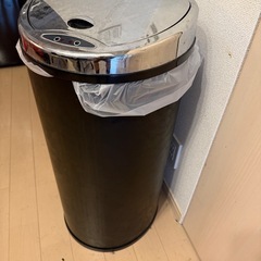 アイリスオーヤマ　センサー付　ゴミ箱　68Lの画像