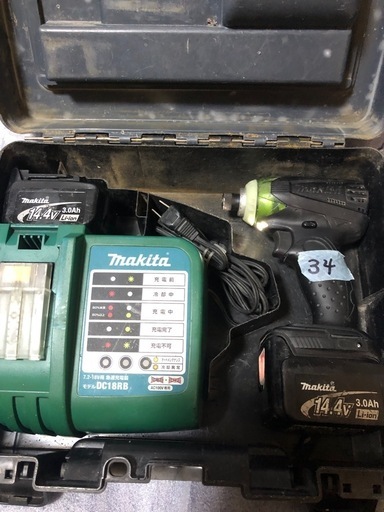 ②マキタインパクトドライバTD133D中古品
