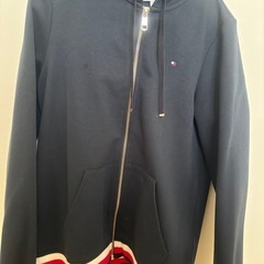 TOMMY HILFIGER 
パーカー　トレーナー の画像