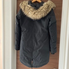 Aritzia WARMEST PARKA レディース ダウンジャケット XSの画像