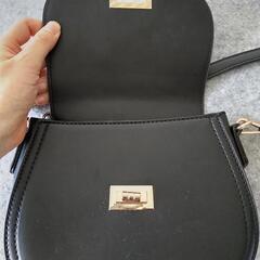 グレイルセミサークルショルダーバッグの画像