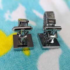 ☆カフリンクス　カフスボタン　色：銀色　２種　中古品　の画像