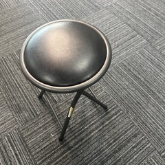 折り畳み椅子の画像