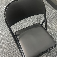 折り畳み椅子の画像