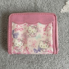 キティちゃん　二つ折り財布の画像