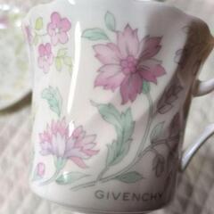 Givenchy 花柄カップ＆ソーサー 2個セットの画像