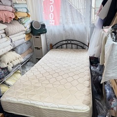 シングルベッド
