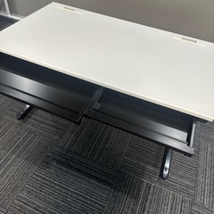 オフィステーブルの画像