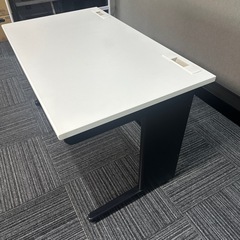 オフィステーブルの画像