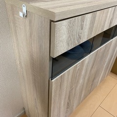 キャビネット　食器棚　カップボード　の画像