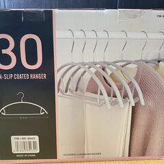 S653/PVCコーティング ノンスリップハンガー 30本セット　タイバー＆溝付きでマルチユース　濡れた服にも使用可能の画像
