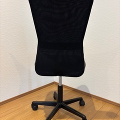 キャスター付きデスクチェアの画像