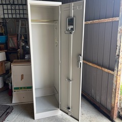 コクヨ　1人用ロッカー　の画像