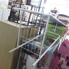 スタンドミラー 幅30cm ハンガーラック付き 棚付き 3連フック付き ホワイト 姿見鏡 全身ミラー☆ 札幌市 北区 屯田 の画像