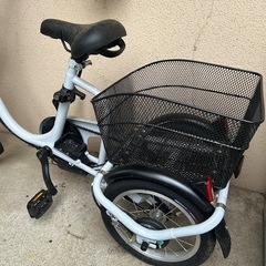 電動三輪車の画像