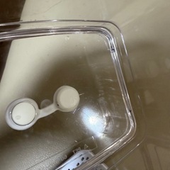 ニトリ仕切り水切り付き容器中古の画像