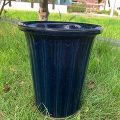 76：植木鉢　鉢　紺　ガーデニング　中古の画像