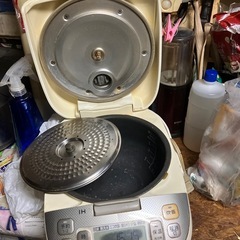 炊飯器の画像