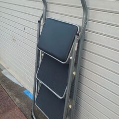 ✨最終価格【安心✨安全な脚立】折り畳み脚立 踏み台 ステップ台 ３段の画像